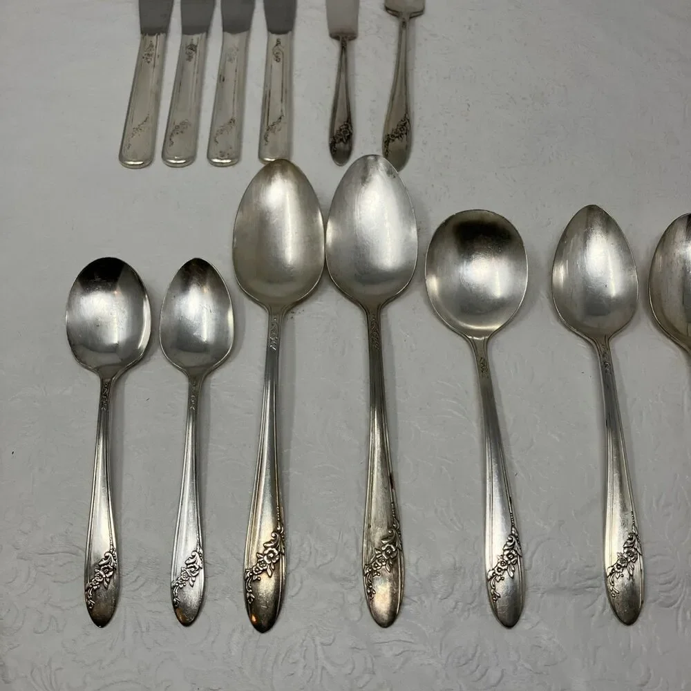 Tudor Plate Oneida Community QUEEN BESS II Mixed Lot of 13 Knife Spoon Fork